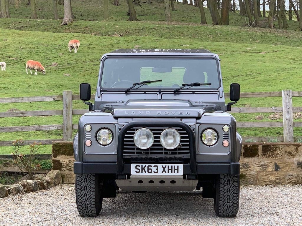 Land Rover Defender 90 2013 - Cars in St. Albans