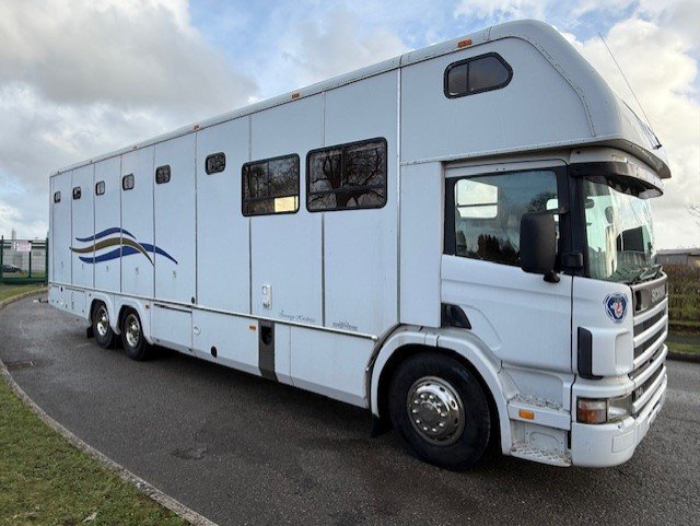 Sovereign 340 Scania Horsebox - Trailers & Horseboxes