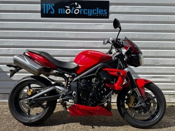 Triumph Street Triple 2011