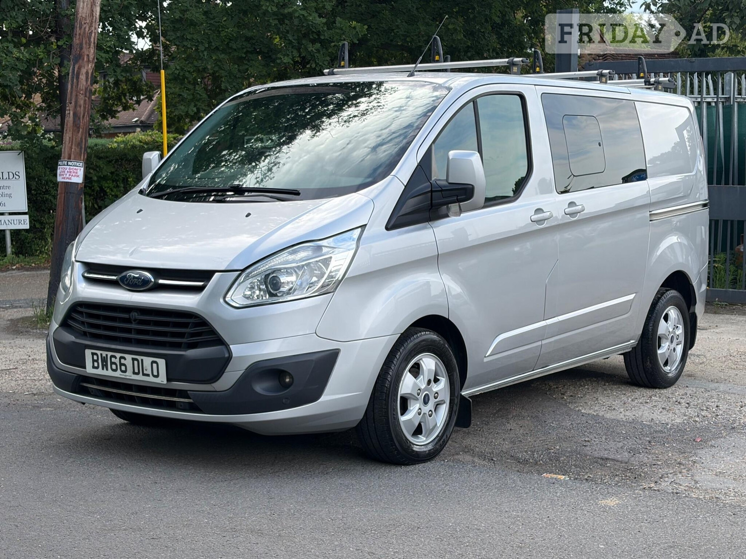 [ berth ]Ford Transit Custom