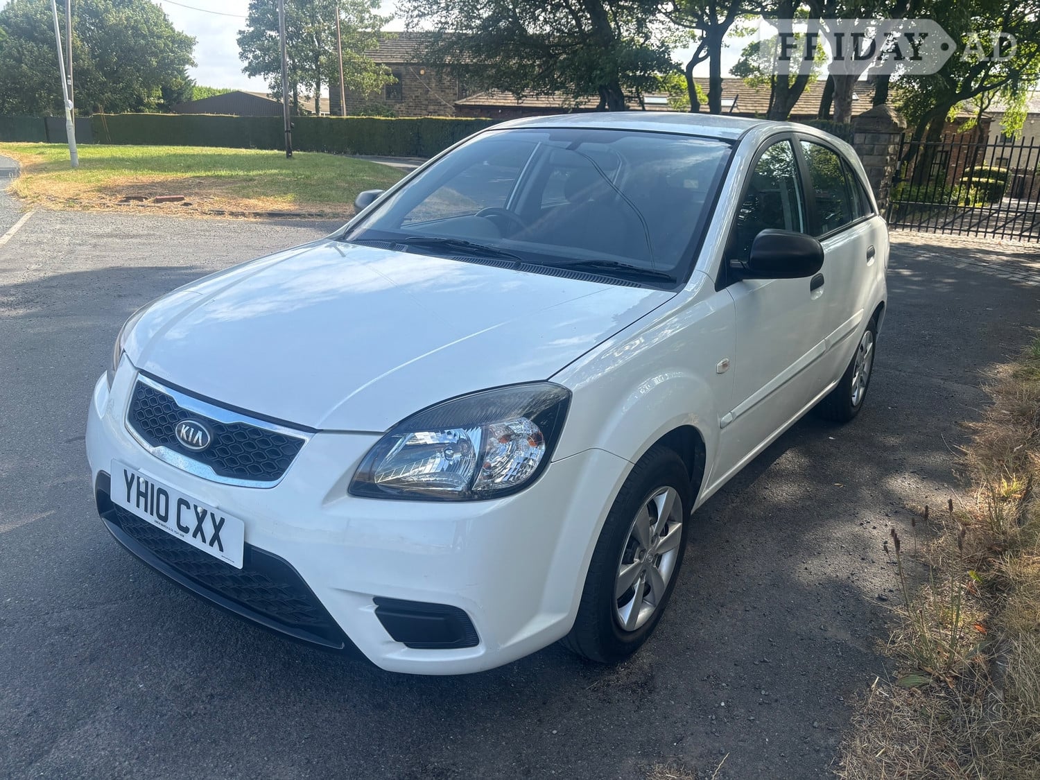 Kia Rio 2010 - Cars in Leeds