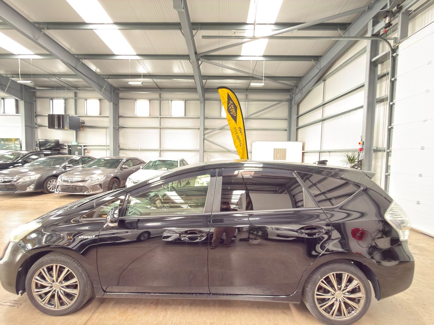 Toyota 7 Seat Prius 2013 - Cars in Reading