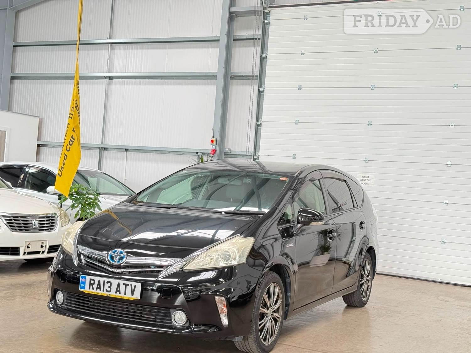 Toyota 7 Seat Prius Reading