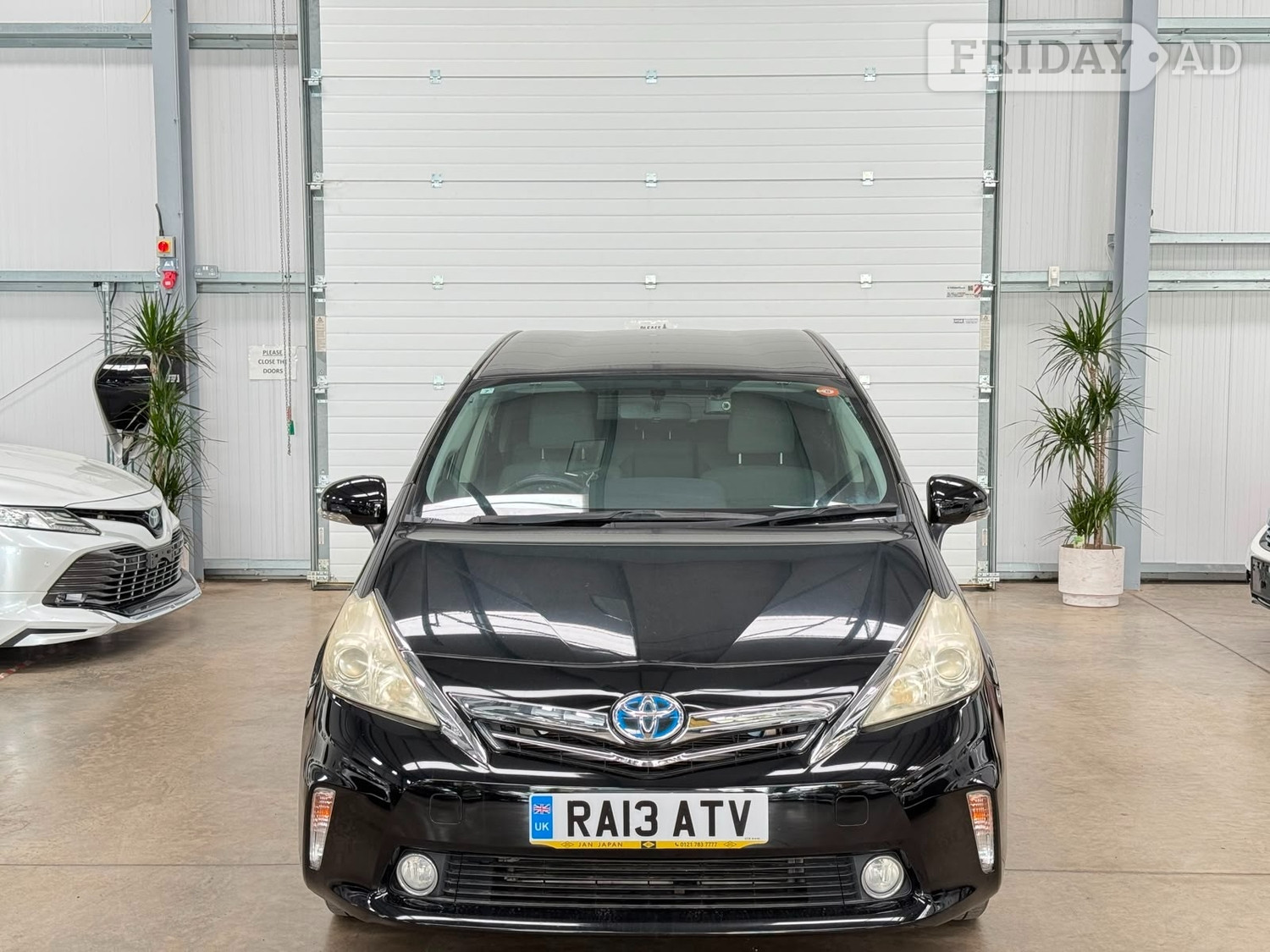 [ berth ]Toyota 7 Seat Prius