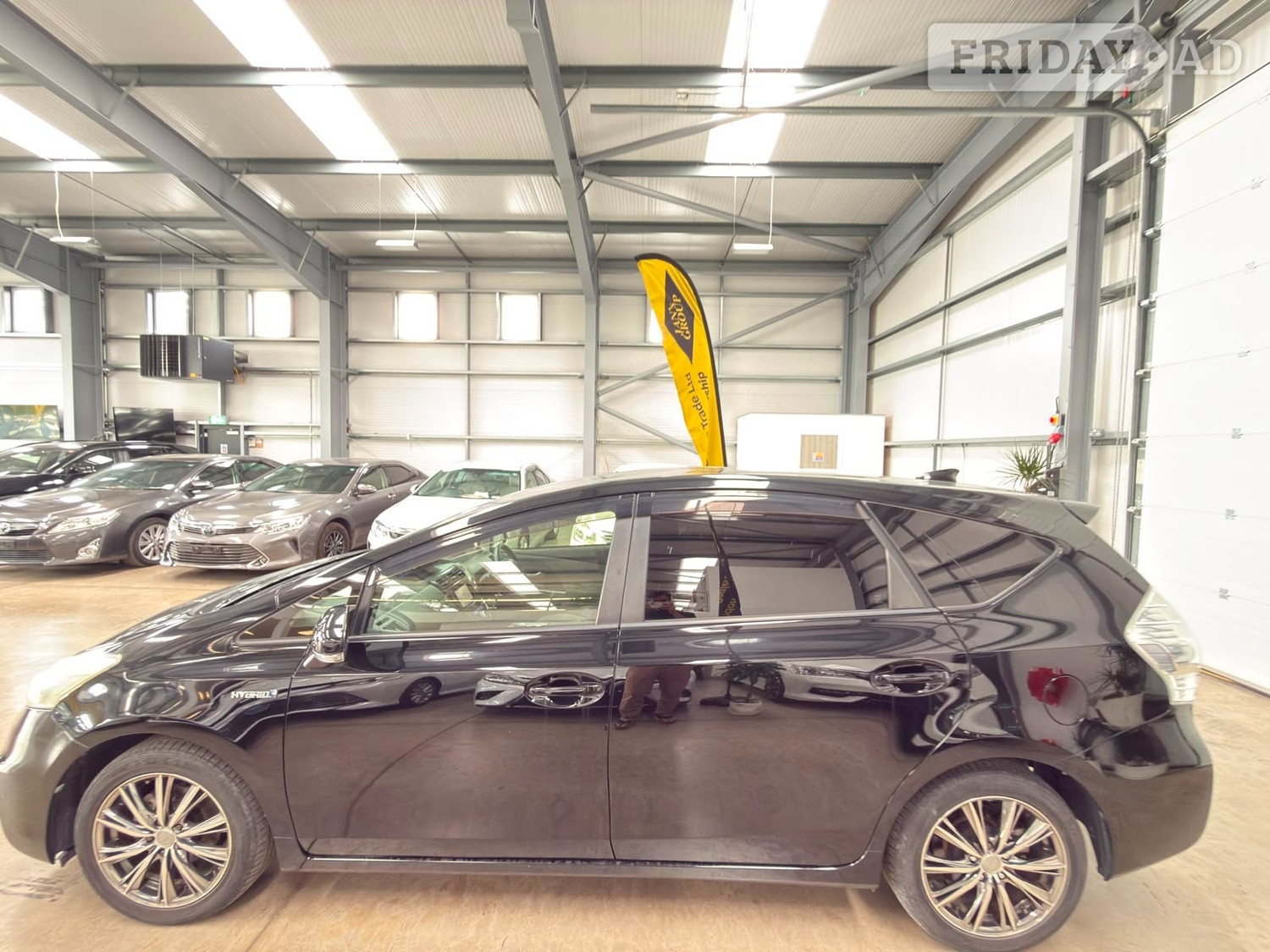 Toyota 7 Seat Prius 2013 - Cars in Reading