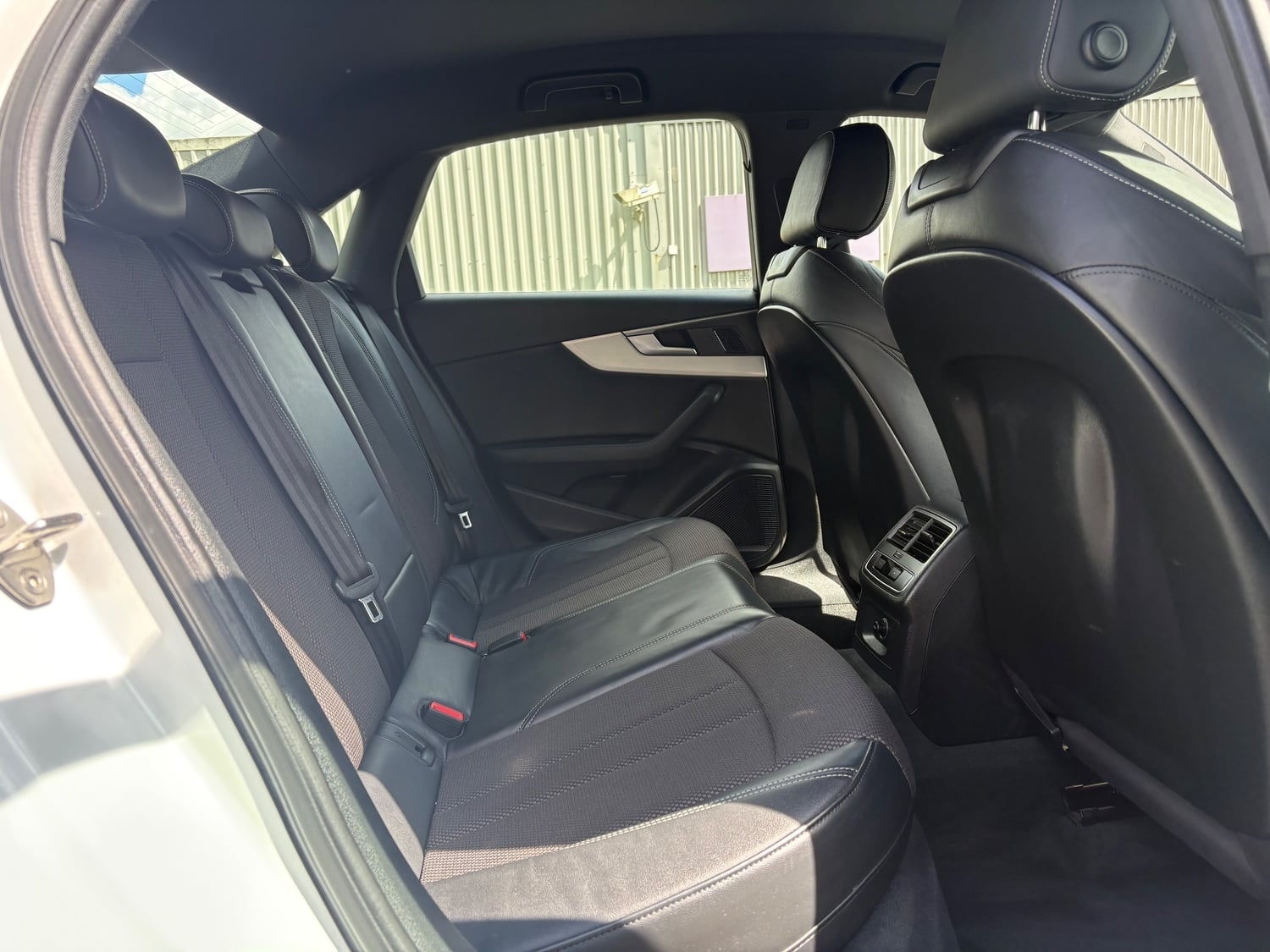 Audi A4 2016 - Cars