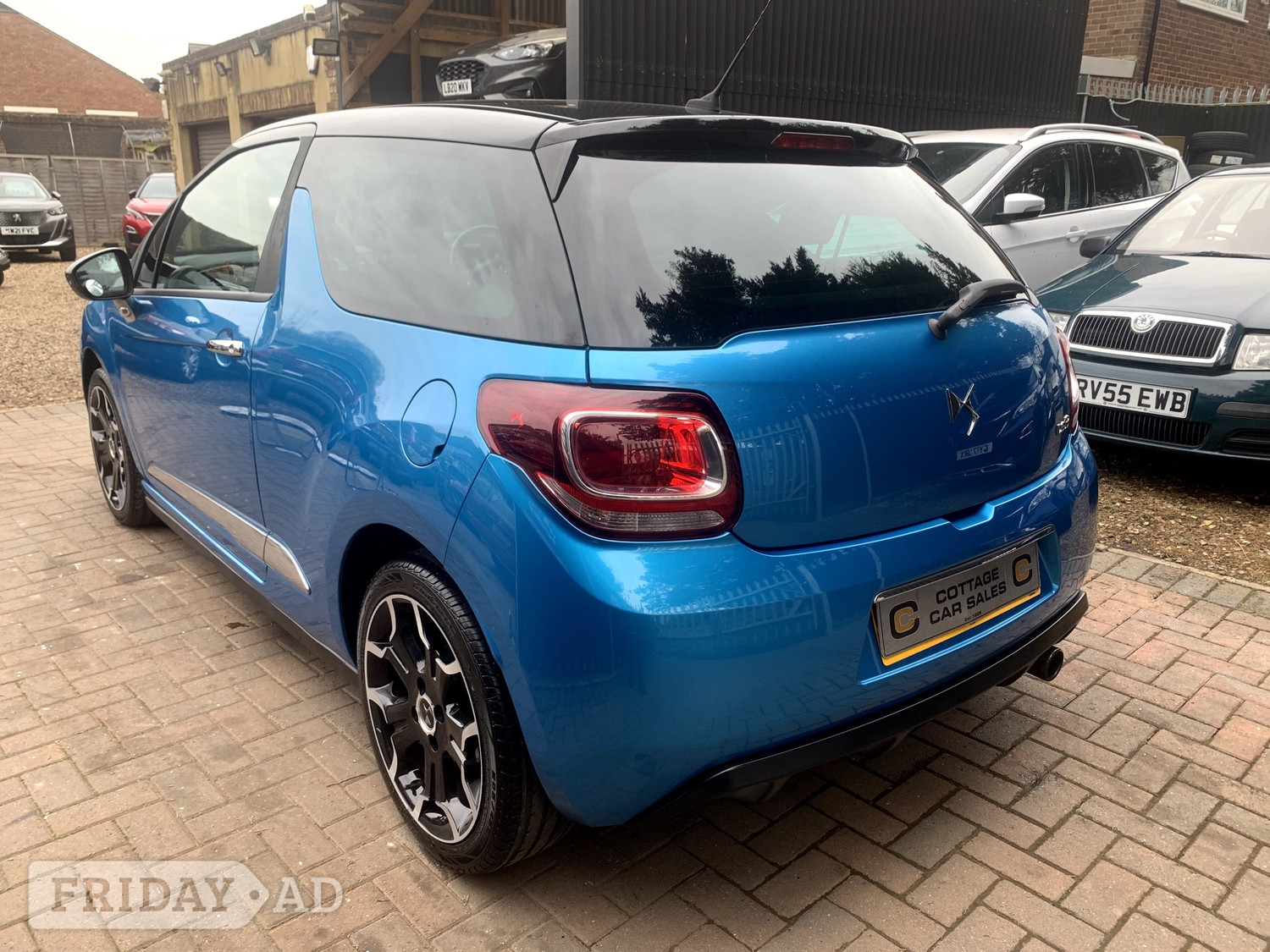 DS DS 3 2015 - Cars in Hayes