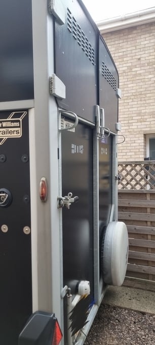 Ifor Williams HB511  Horse Trailer