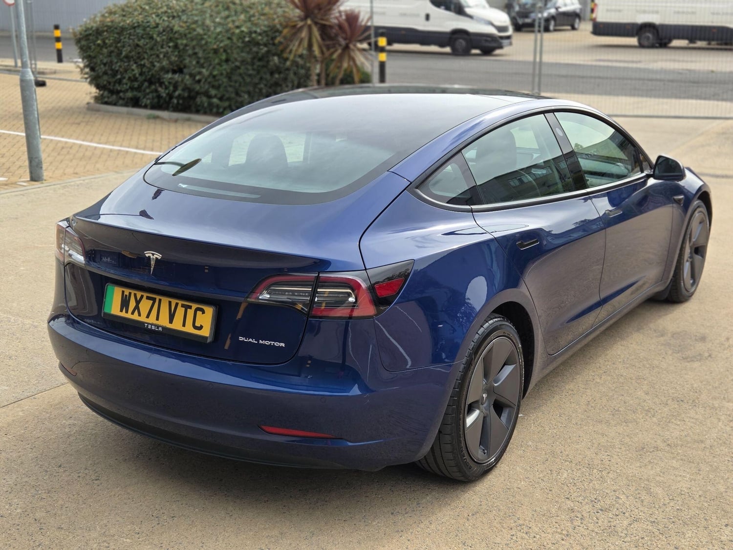 [ berth ]Tesla Model 3