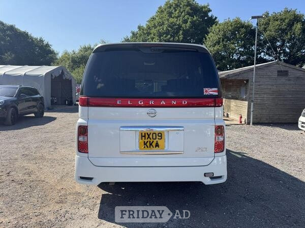 Nissan Elgrand 2009 - Cars