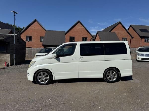 [ berth ]Nissan Elgrand