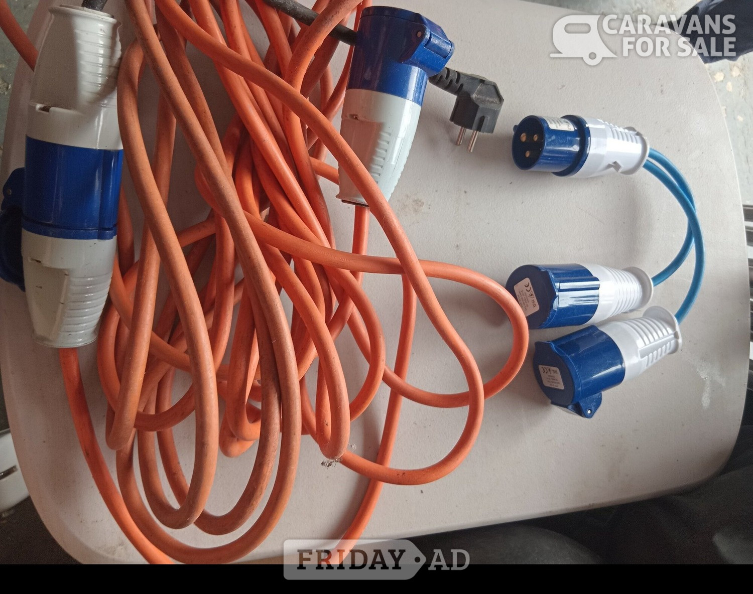 10m hook up ,13amp plug connector,dual splitter in Worthing