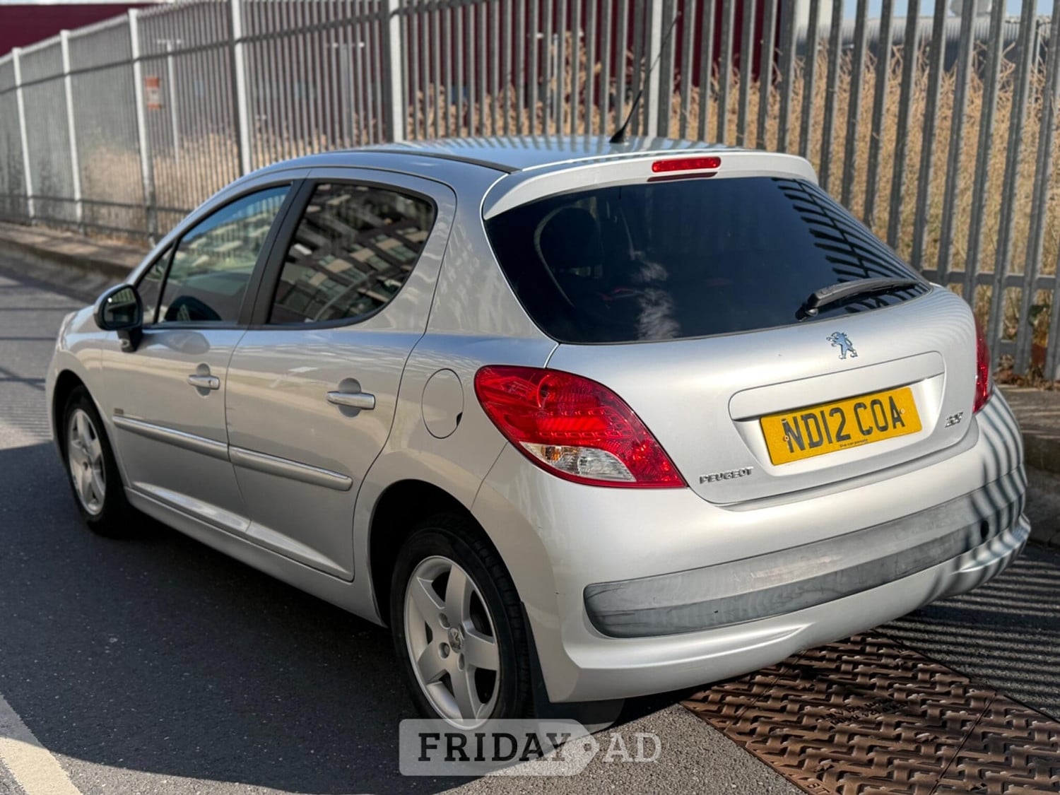 Peugeot 207 2012 - Cars