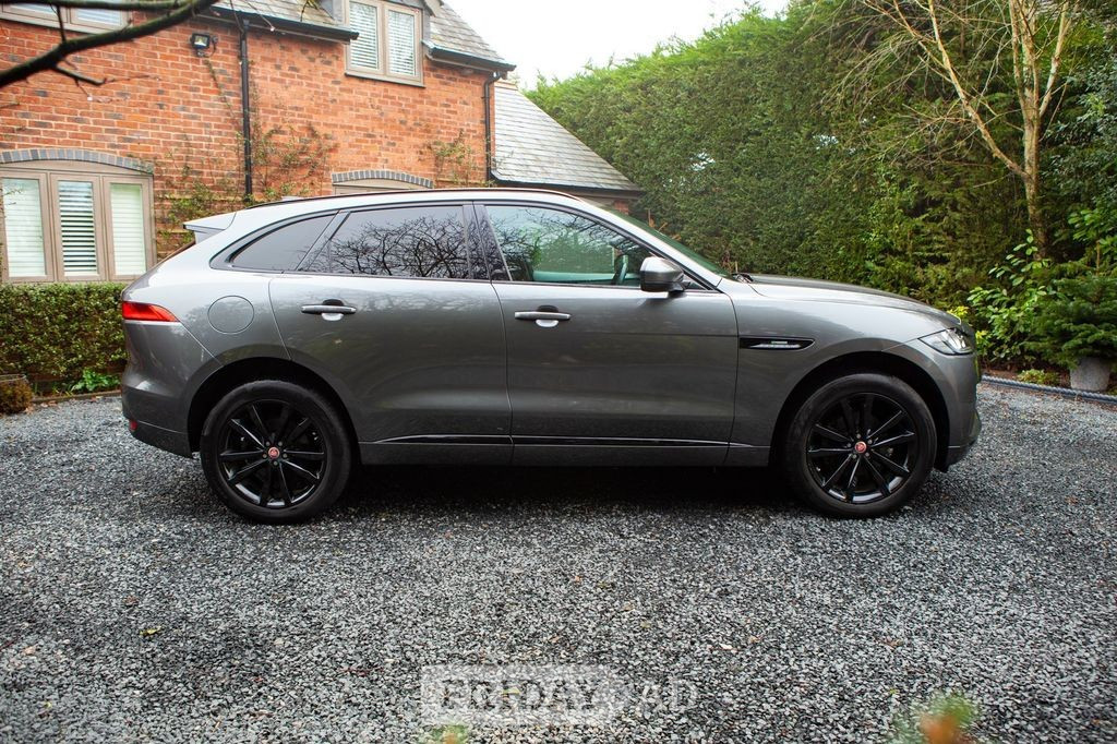 [ berth ]Jaguar F-Pace