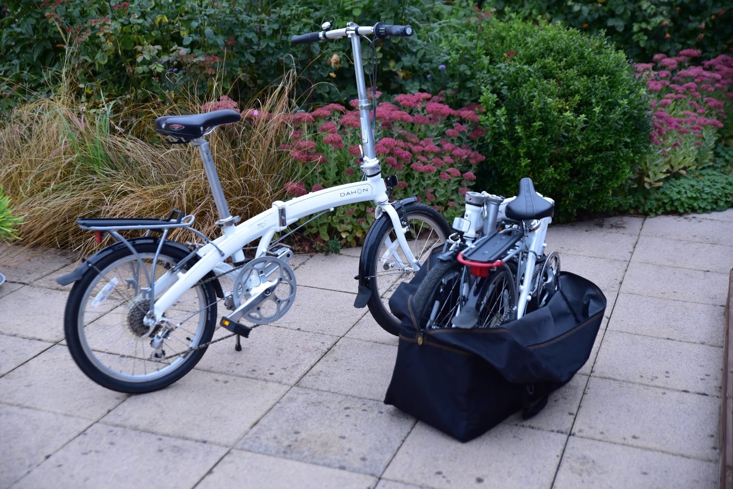 Two Dahon mu P8 Folding Bicycles -  in Hereford