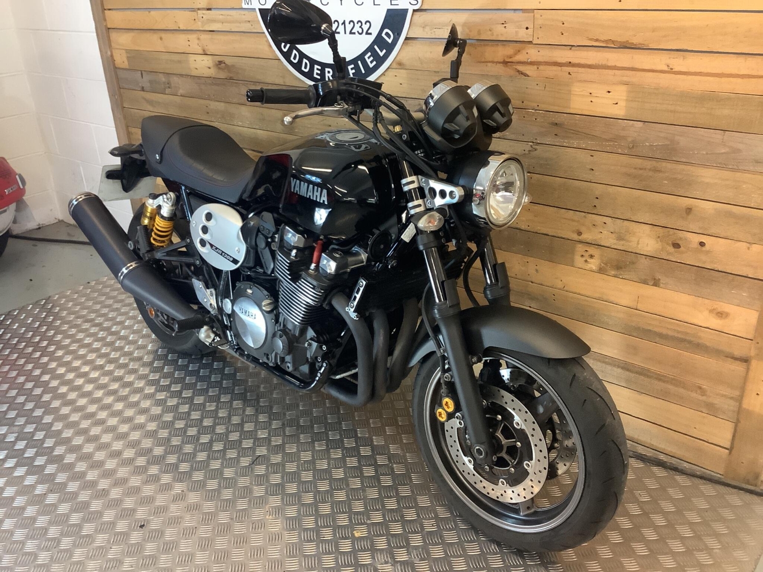 Yamaha XJR 2015 - Motorbikes, Scooters & Quads