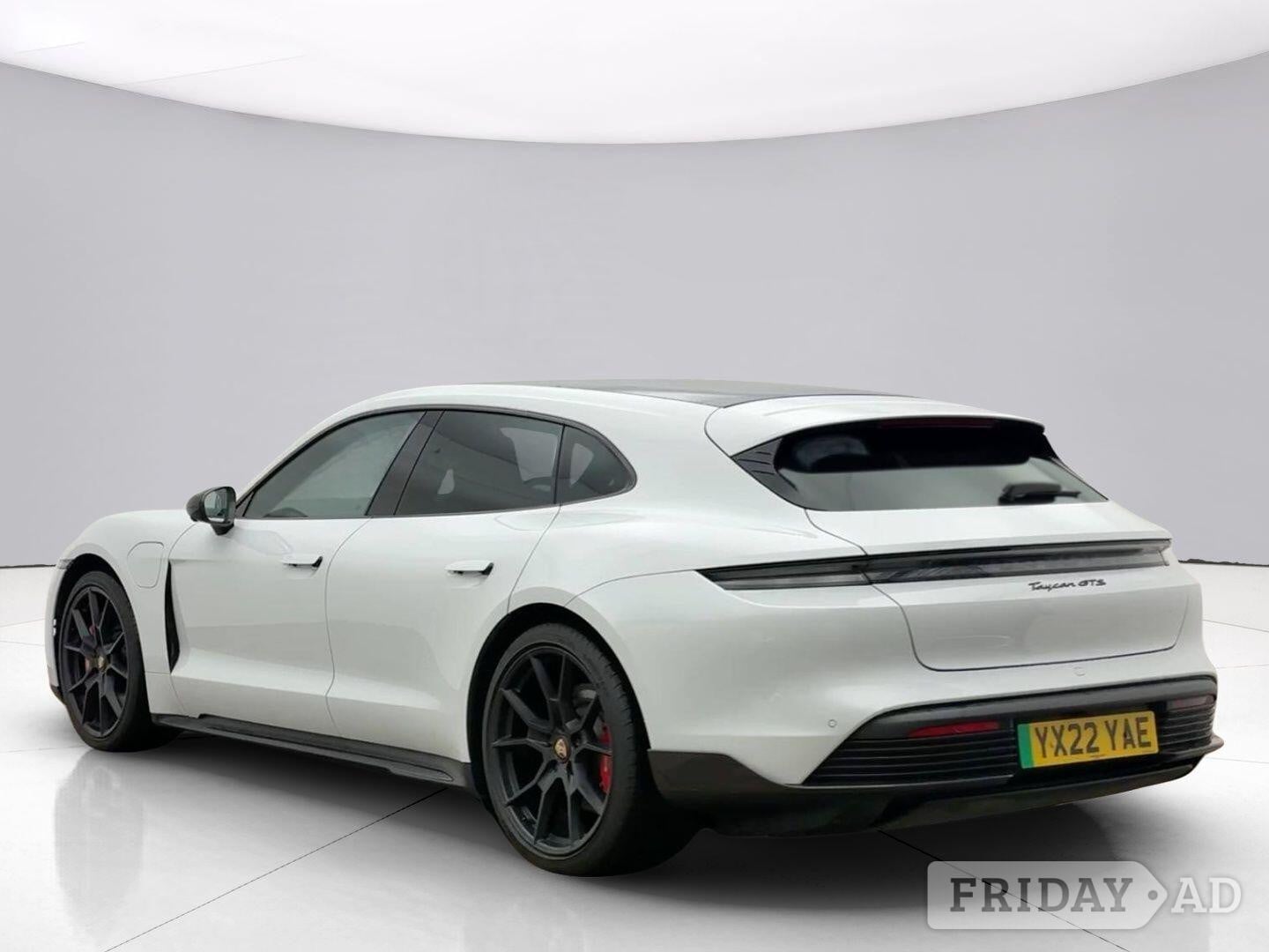 Porsche Taycan Ely