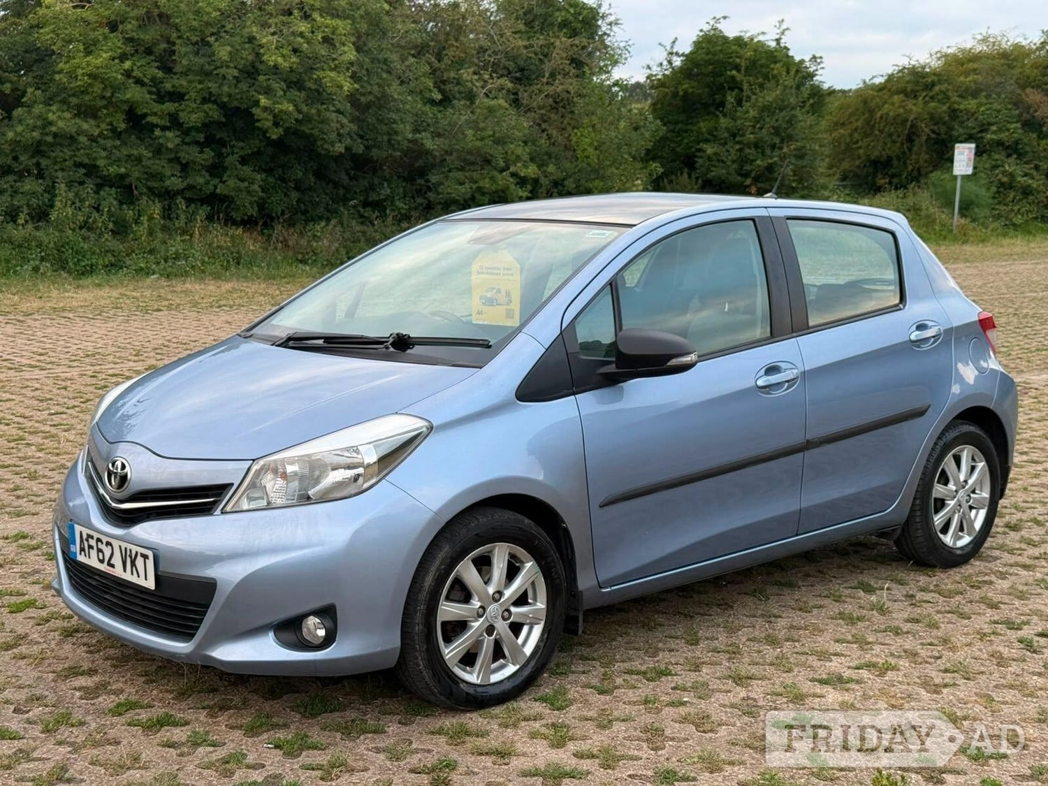 Toyota Yaris 2012 - Cars