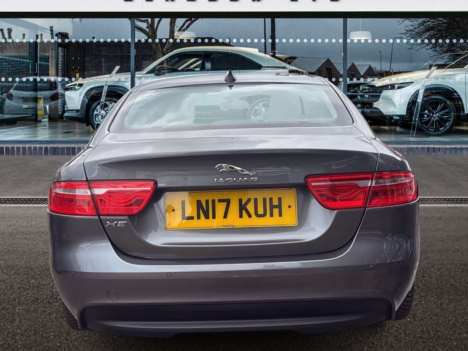 Jaguar XE 2017 - Cars