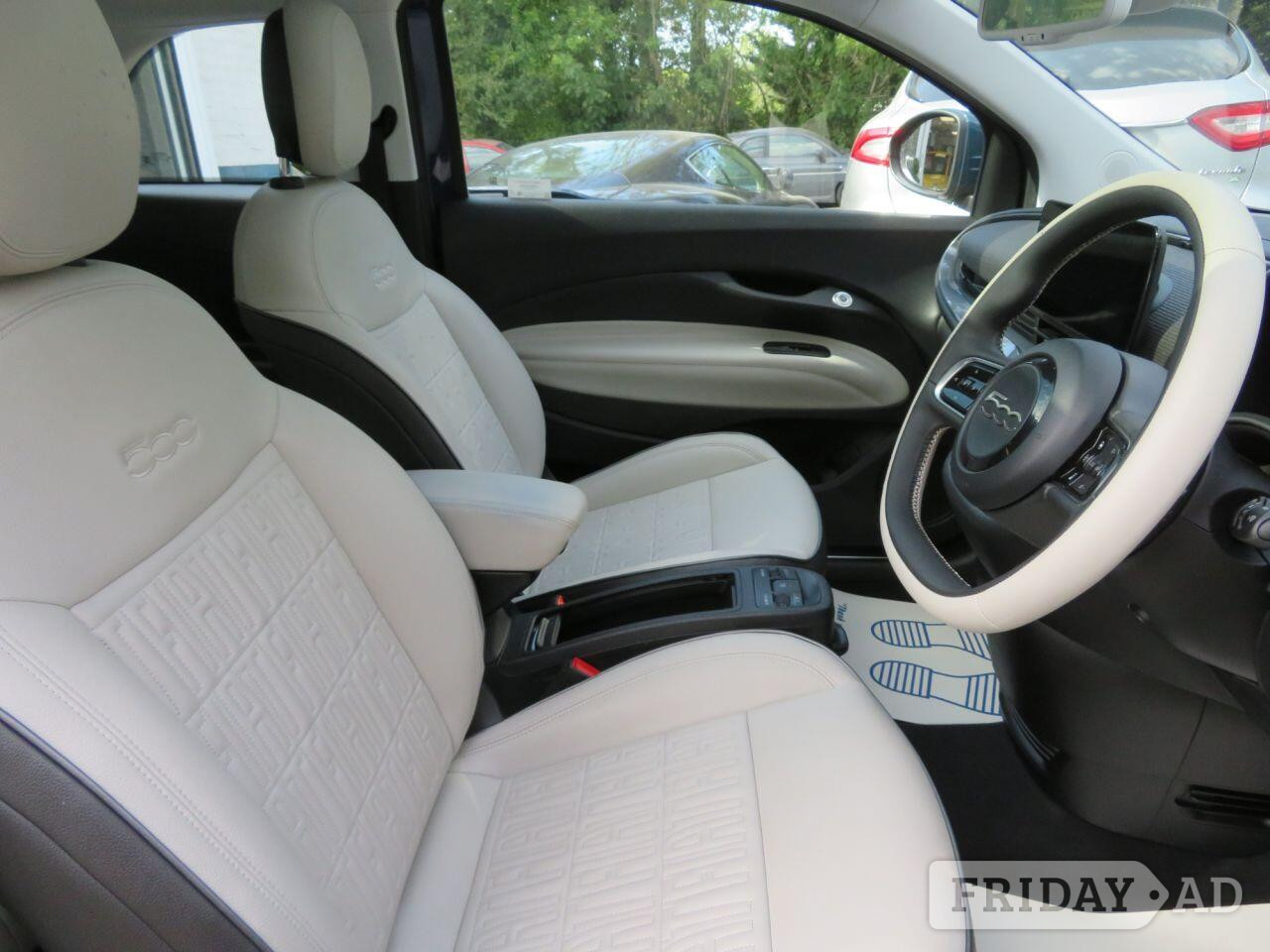 2021 FIAT 500E 42kWh La Prima Hatchback 3dr Electric Automatic (118 ps) HEATED SEATS / WINDSCREEN WIPERS - Cars in Horsham