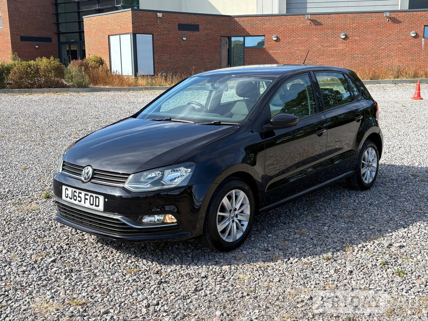 [ berth ]Volkswagen Polo