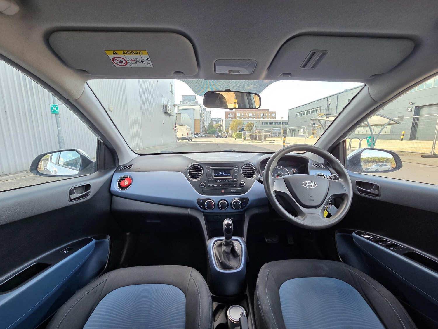 Hyundai i10 2015 - Cars in Slough