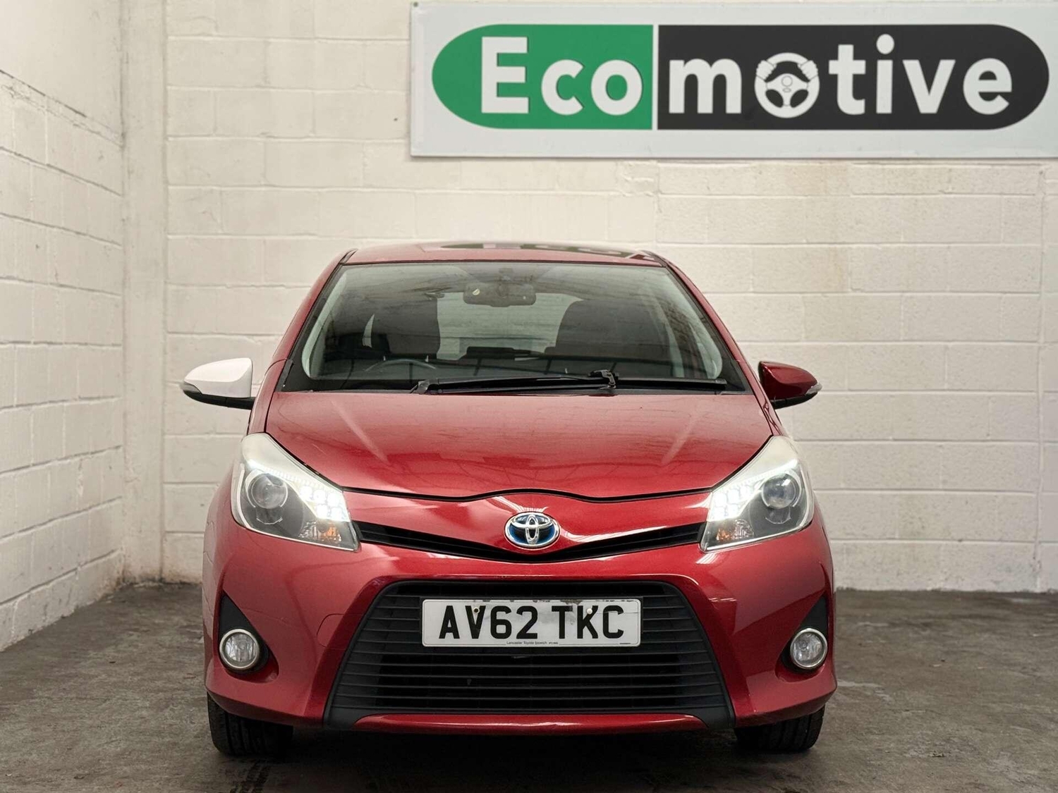 Toyota Yaris 2012 - Cars