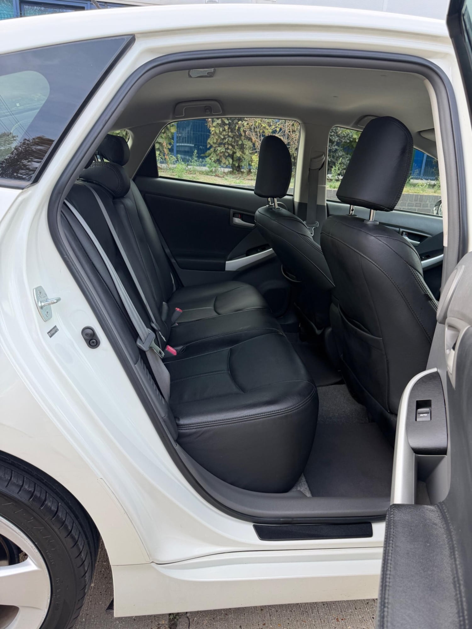 Toyota Prius 2012 - Cars
