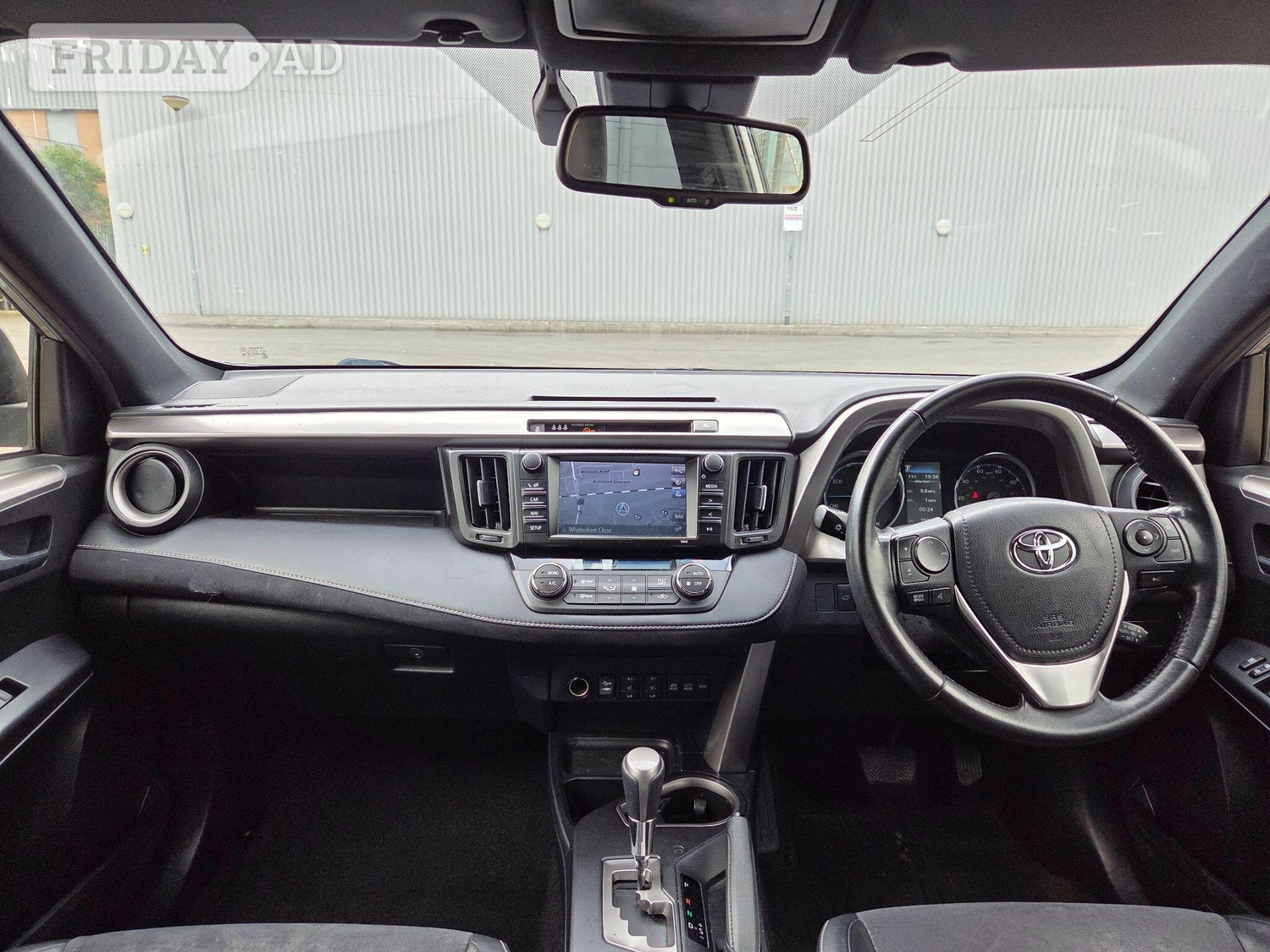 Toyota RAV4 2017 - Cars in Slough
