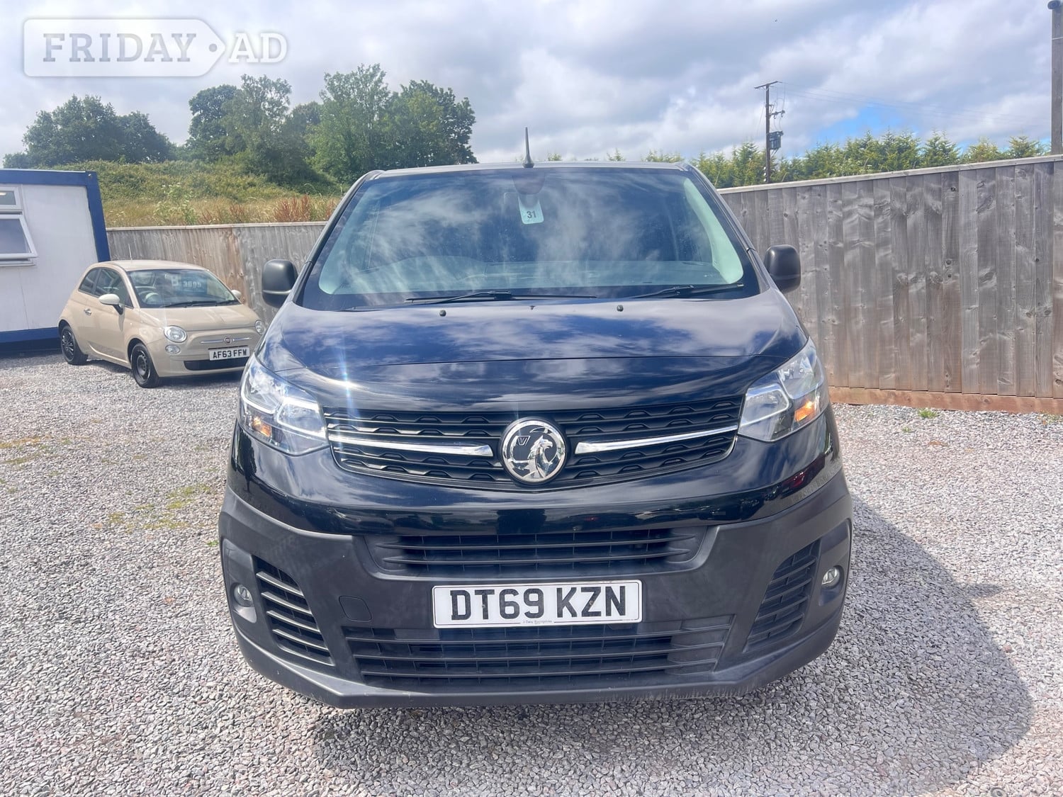 [ berth ]Vauxhall Vivaro
