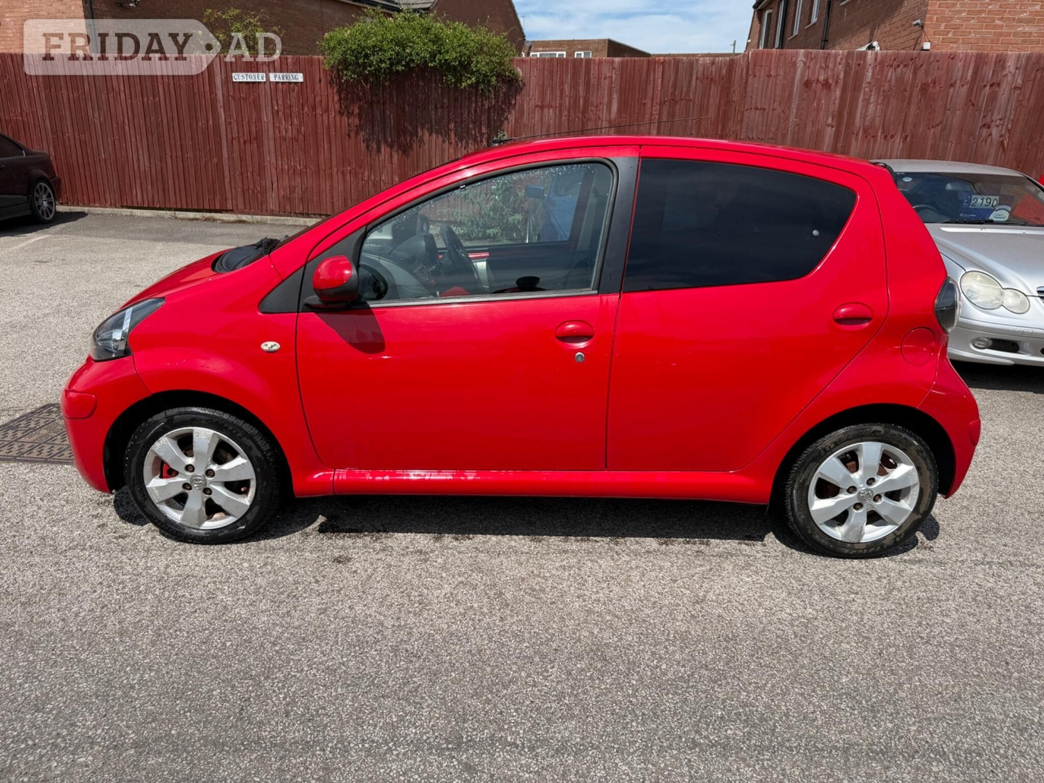 Toyota Aygo 2011 - Cars