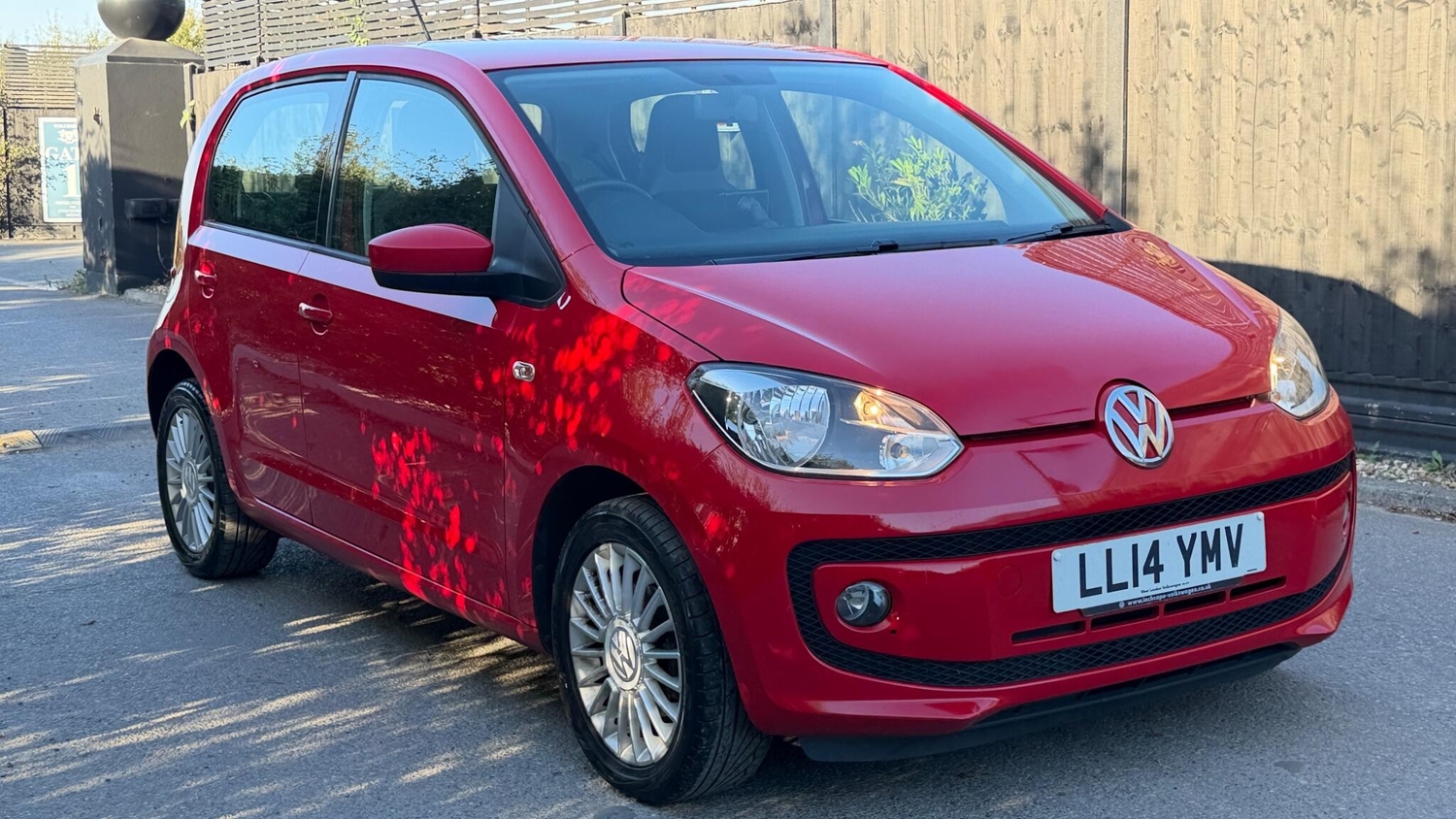Volkswagen UP! 2014 - Cars