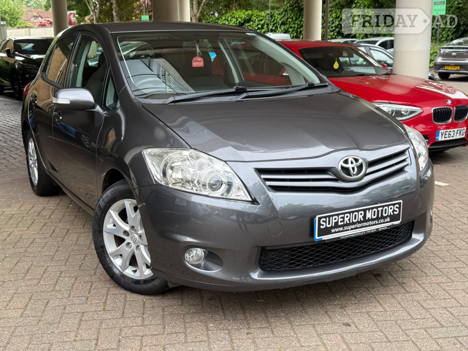 Toyota Auris 2012 in Staines