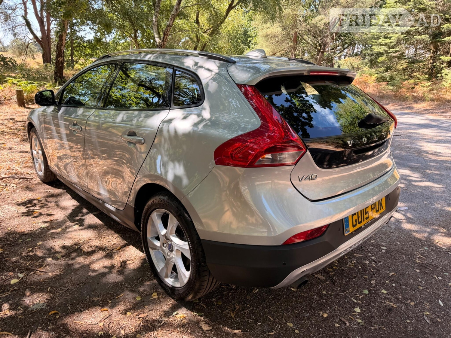 Volvo V40 Cross Country 2015 - Cars in Ringwood