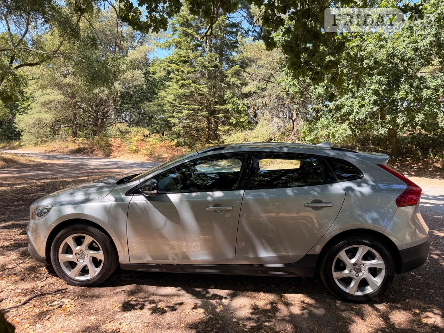 Volvo V40 Cross Country 2015 - Cars