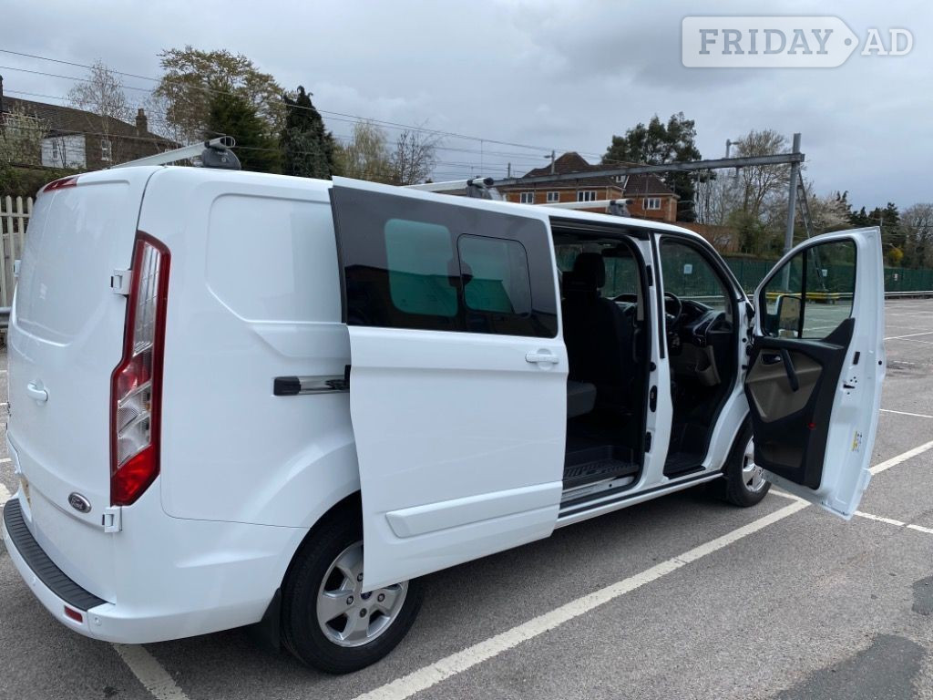 [ berth ]Ford Transit Custom