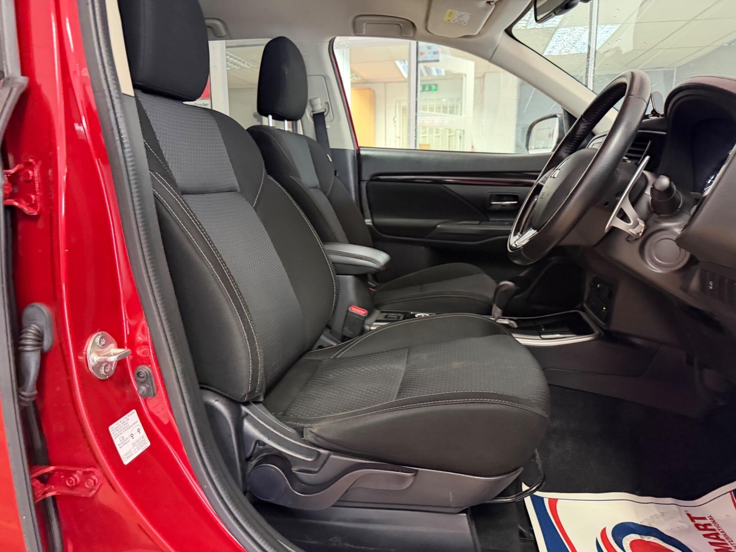 Mitsubishi Outlander 2019 - Cars in Sandhurst