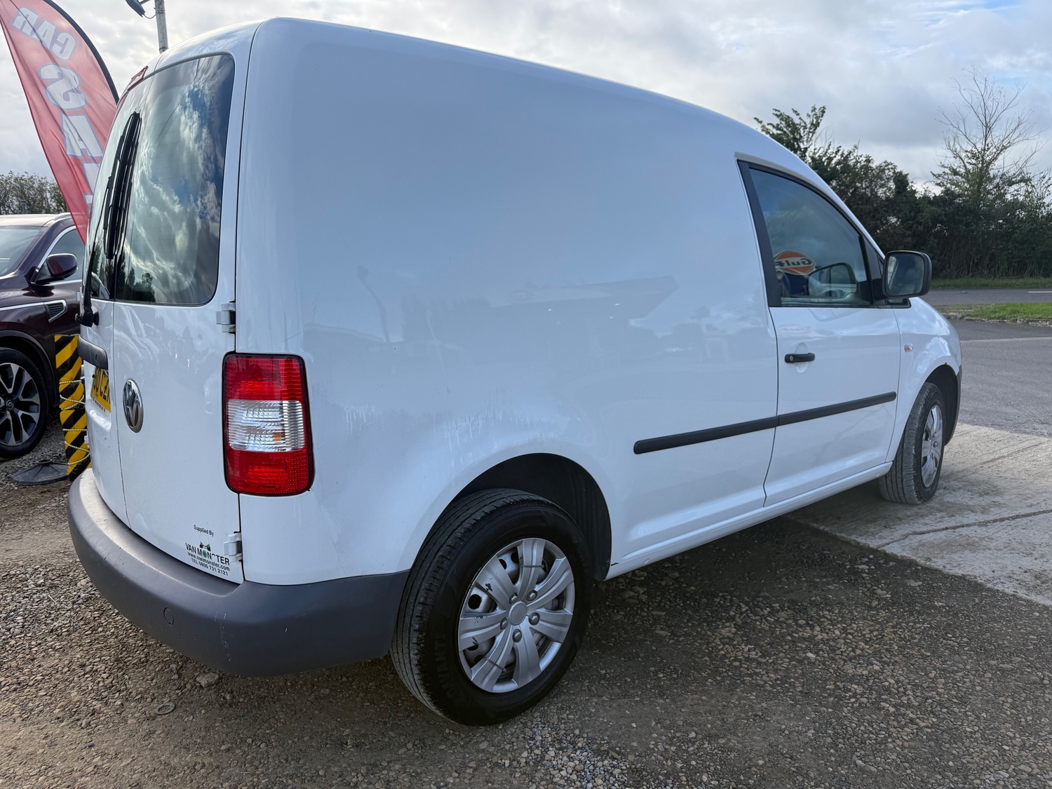 Volkswagen Caddy 2010 - Vans & Commercial Vehicles in Burford