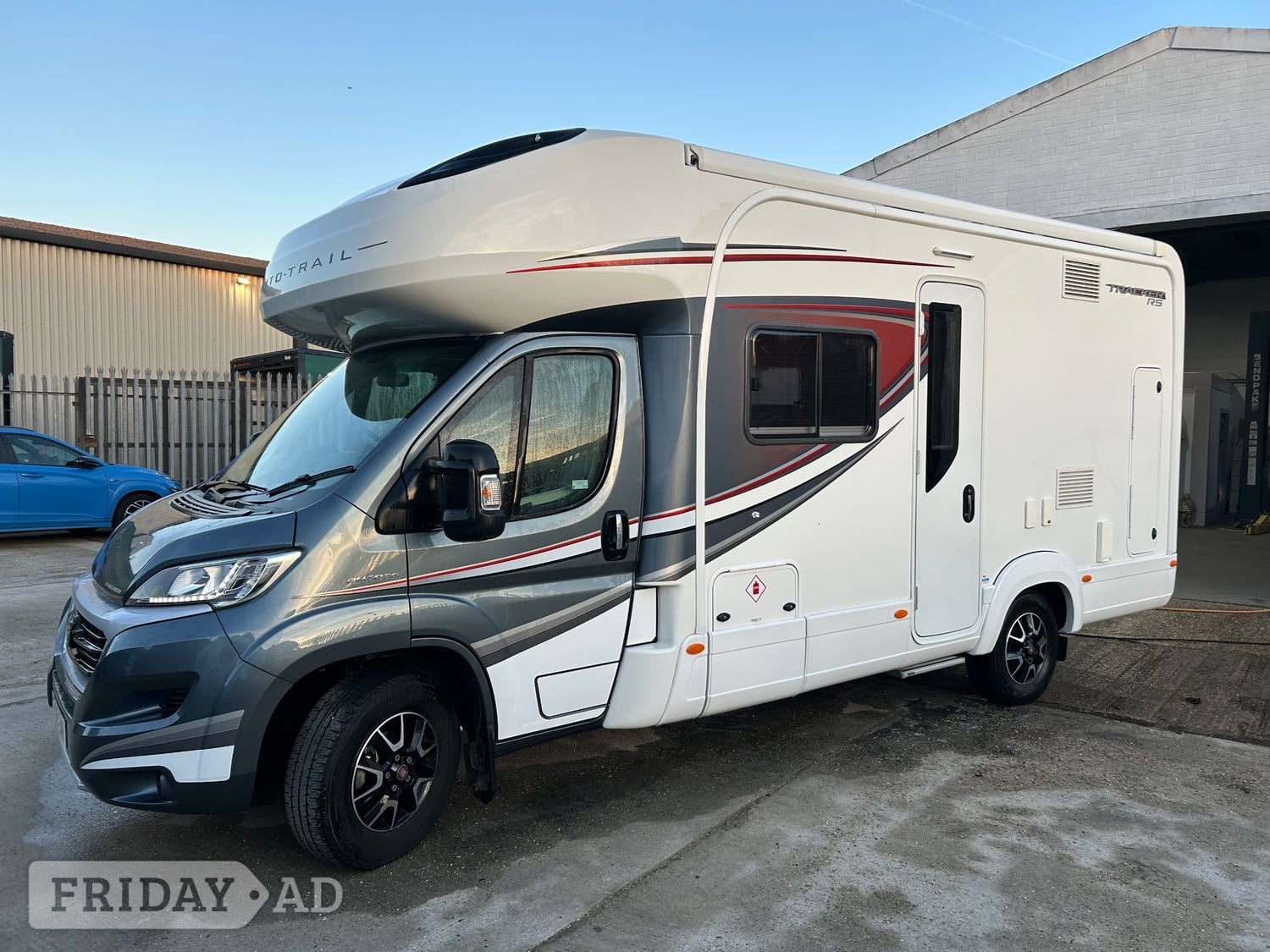 [ berth ]Auto-Trail Tracker RS