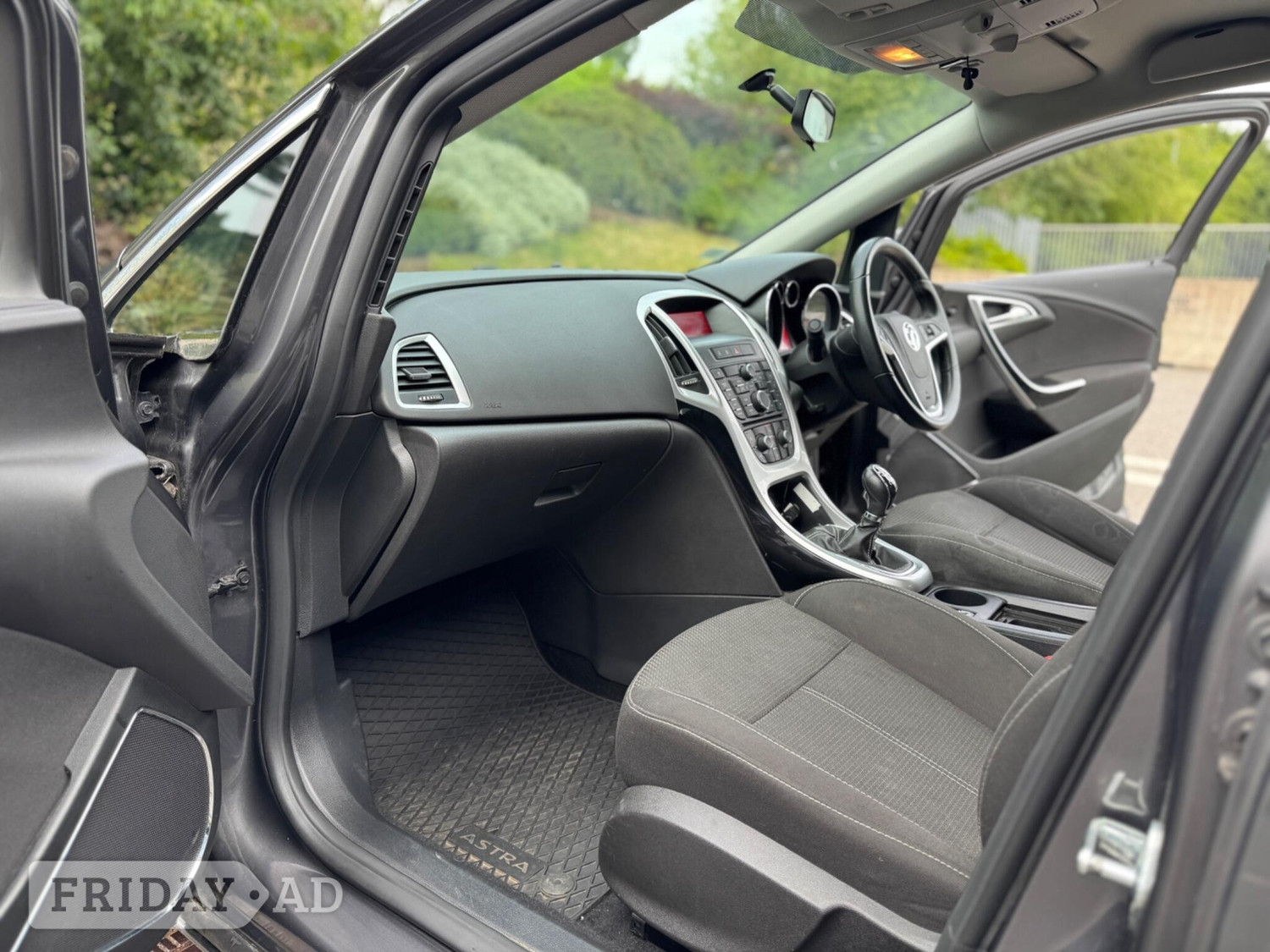 Vauxhall Astra 2012 - Cars