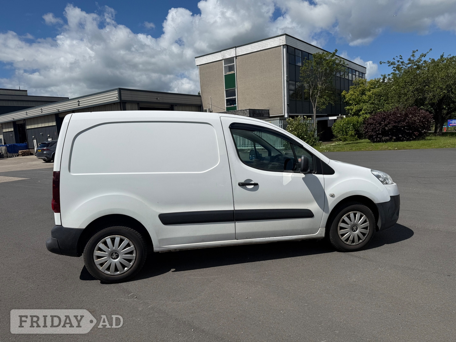 [ berth ]Peugeot Partner