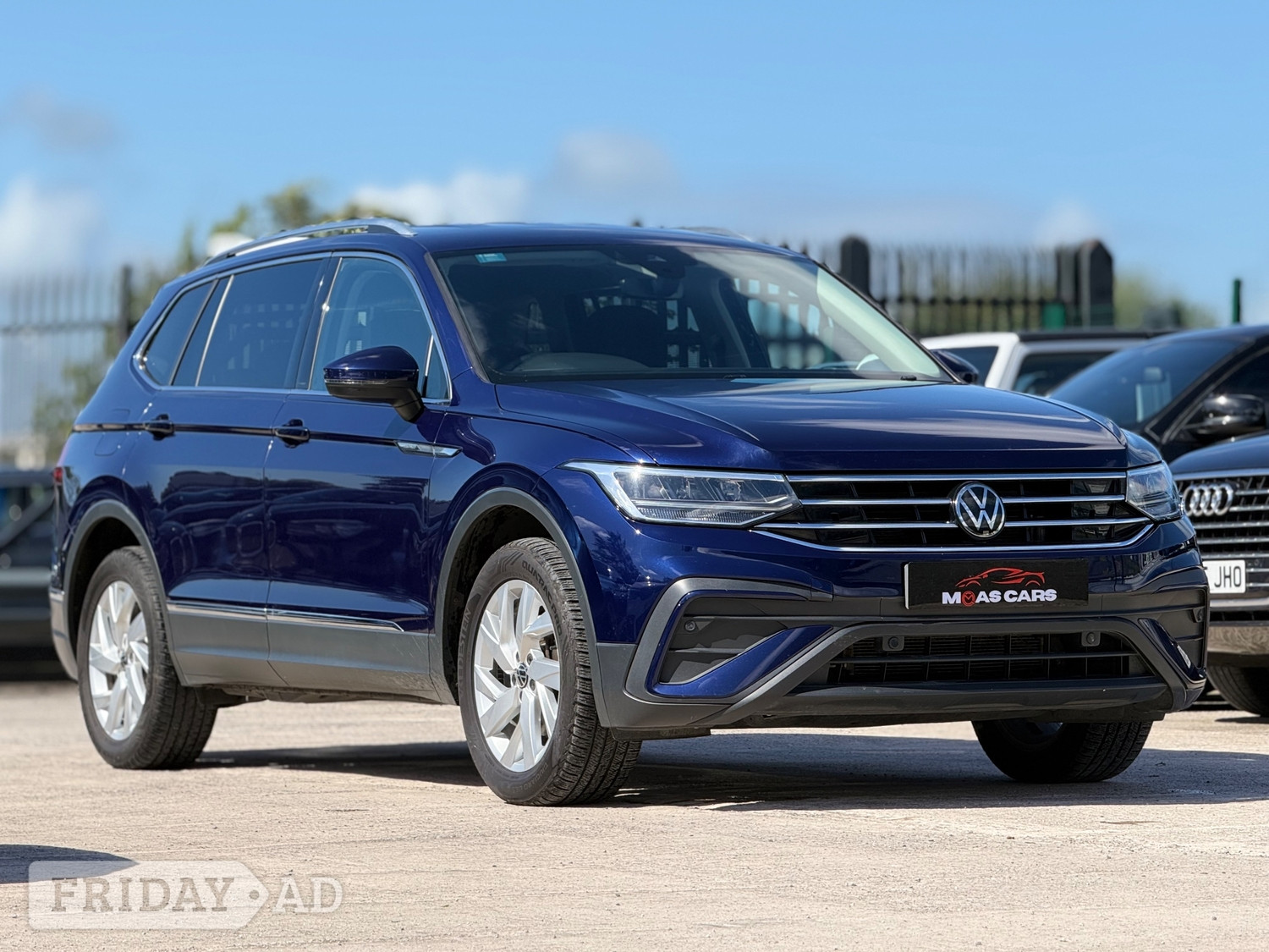 Volkswagen Tiguan 2022 - Cars