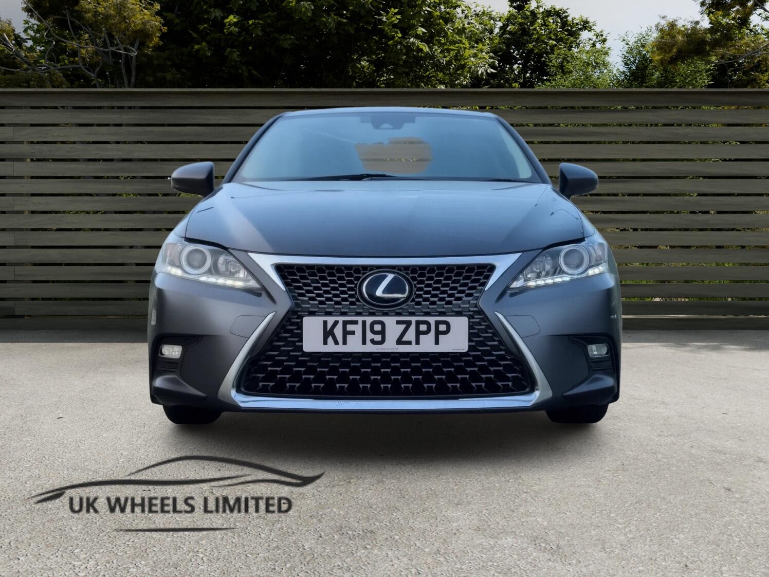 [ berth ]Lexus CT