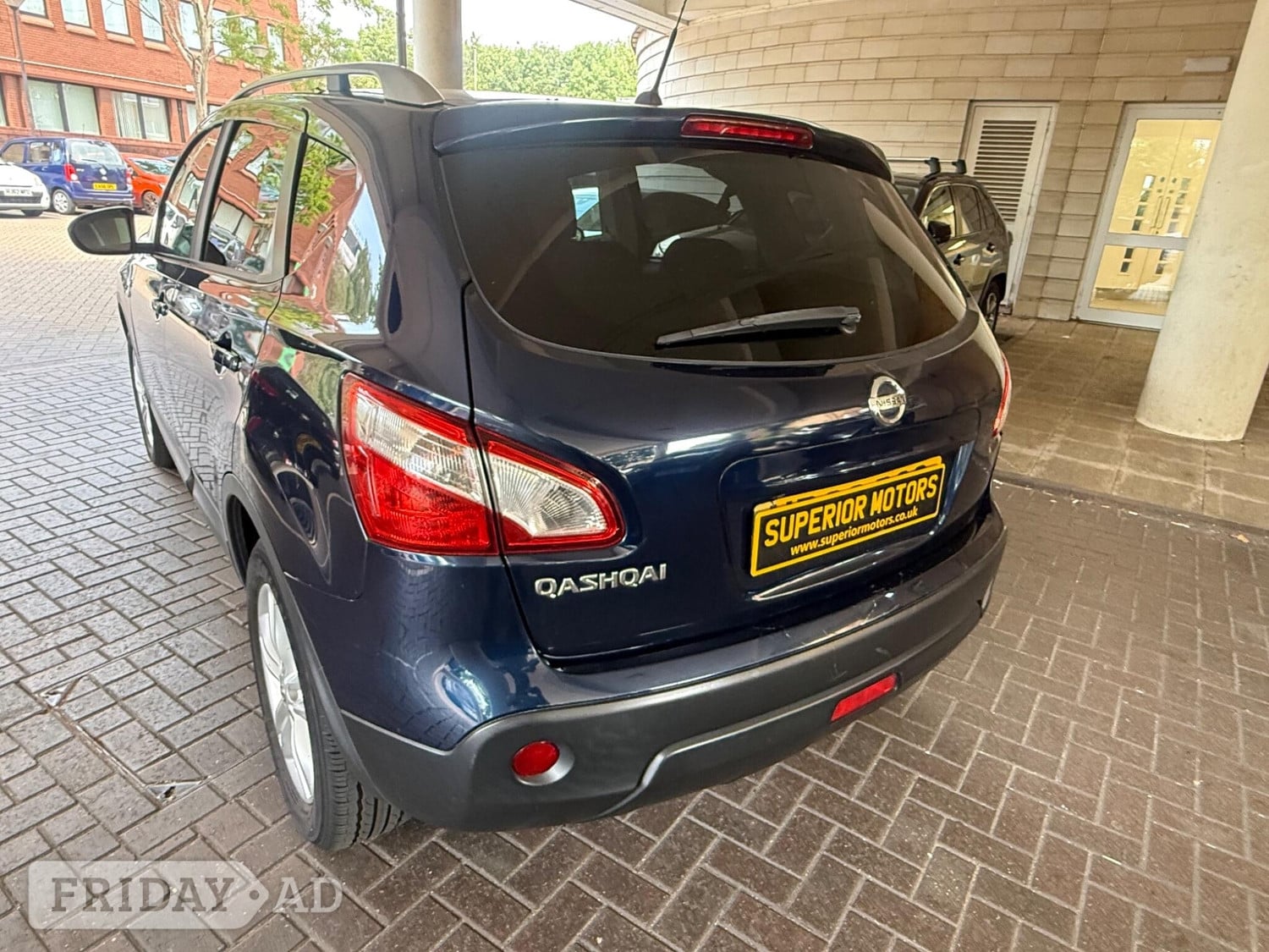 Nissan Qashqai 2010 - Cars in Staines