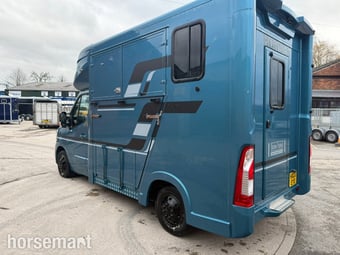 Liberty  Renault Horsebox