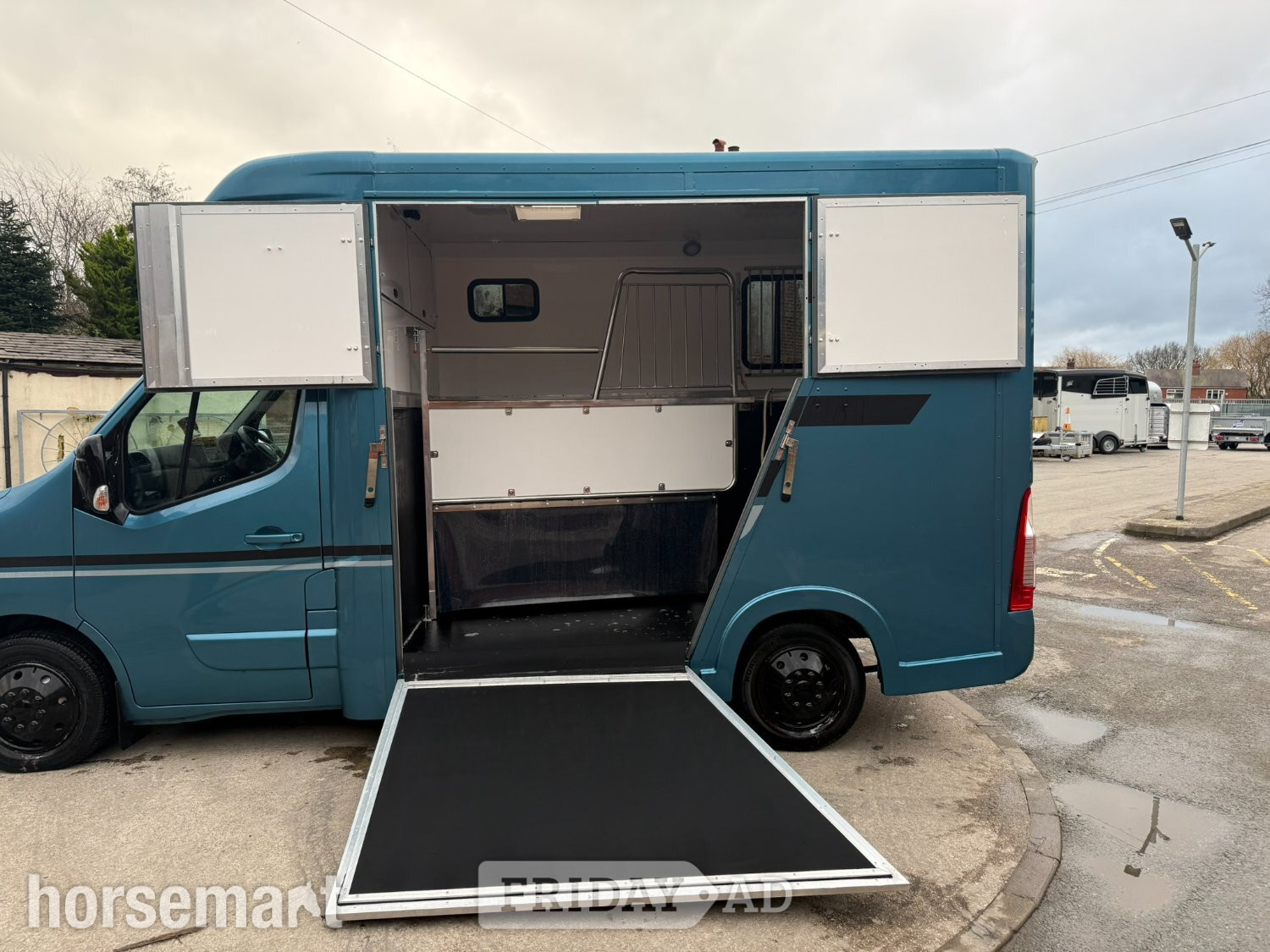 Liberty  Renault Horsebox - Trailers & Horseboxes in Leyland