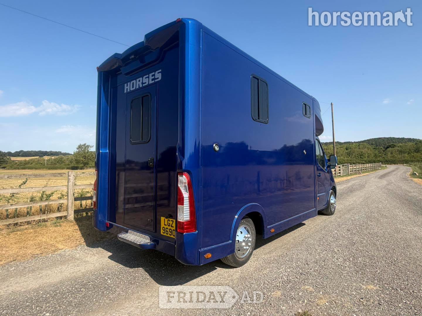 Equi Taxi Stallion Pro Renault Horsebox - Trailers & Horseboxes in Derby