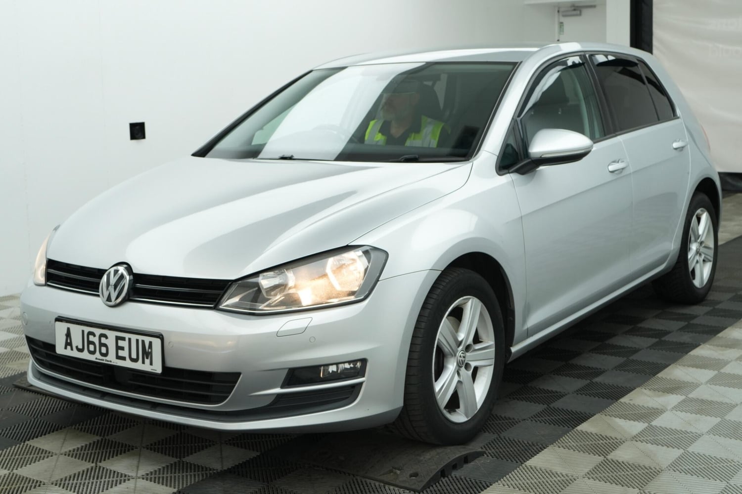 2017 Volkswagen Golf 1.6 TDI BlueMotion Tech Match Edition Euro 6 (s/s) 5dr in Lewes