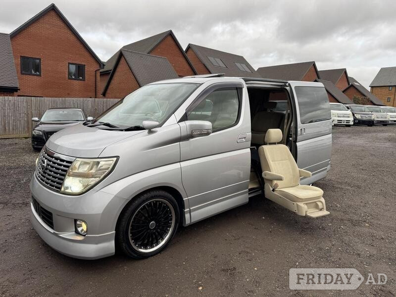 Nissan Elgrand 2008 in Southampton