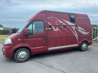 CW Horseboxes  Vauxhall Horsebox